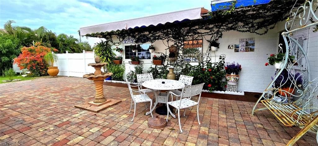 3601 Seagrape AVE, NAPLES FL 34104-7