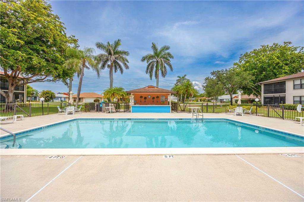 4241 Chantelle DR # D201, NAPLES FL 34112-14