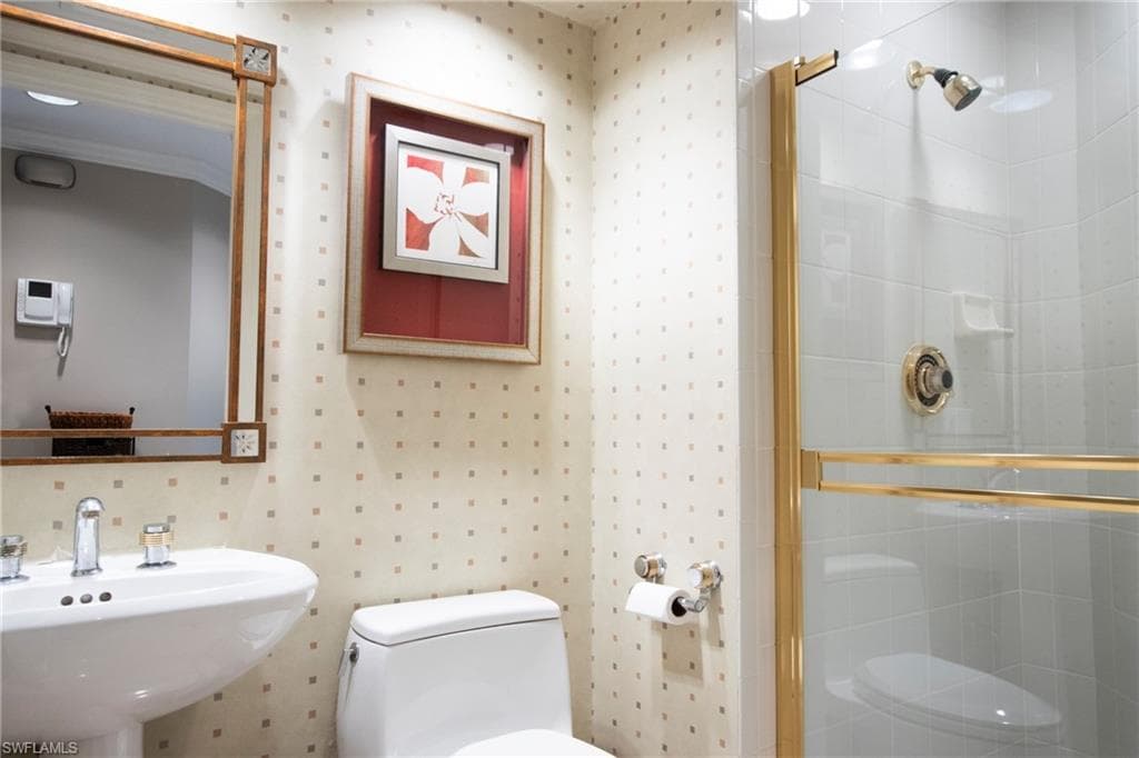 8990 Bay Colony DR # 1002, NAPLES FL 34108-16