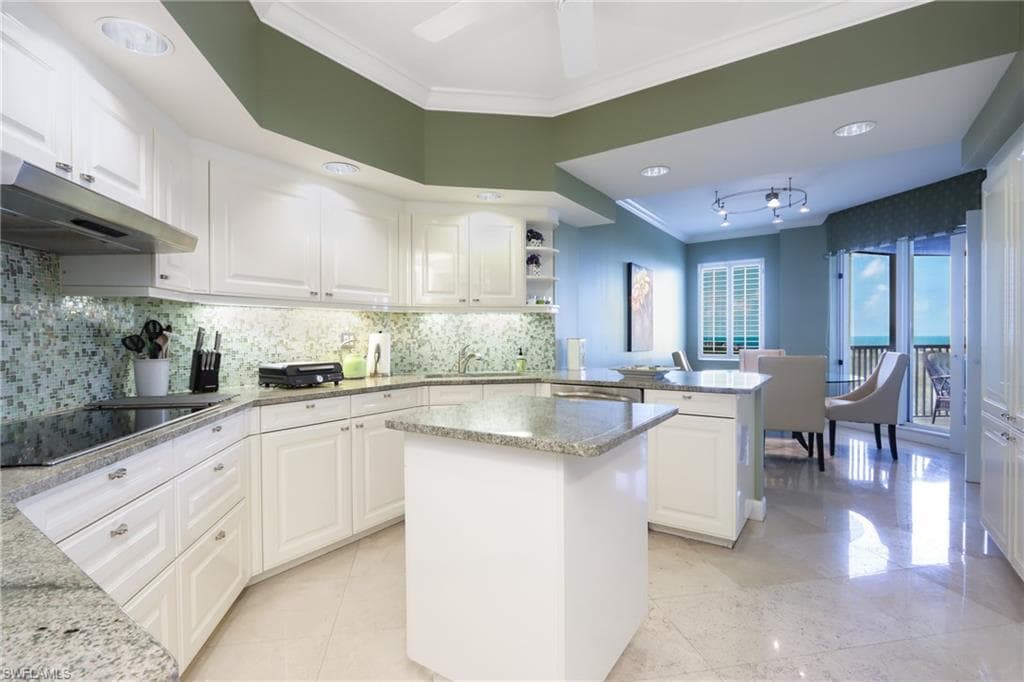 8990 Bay Colony DR # 1002, NAPLES FL 34108-9