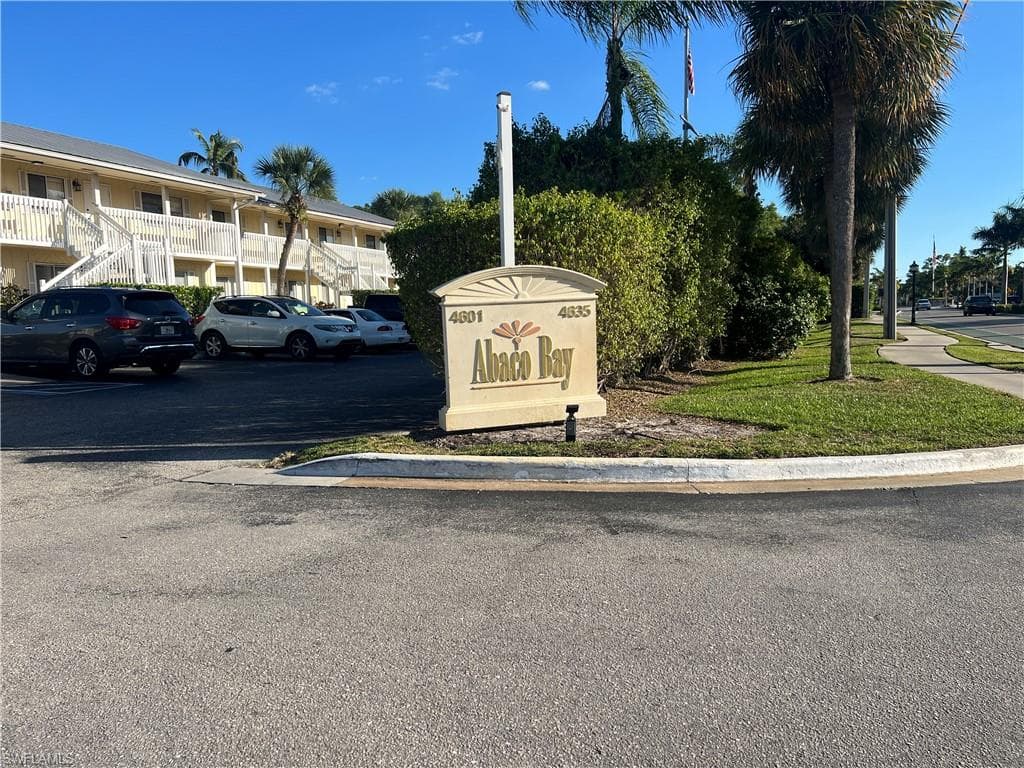 4603 Bayshore DR # F8, NAPLES FL 34112-1