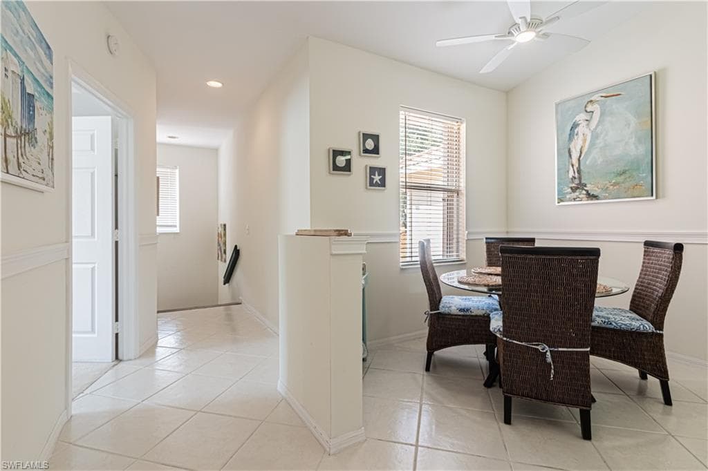 260 Robin Hood CIR # 202, NAPLES FL 34104-4