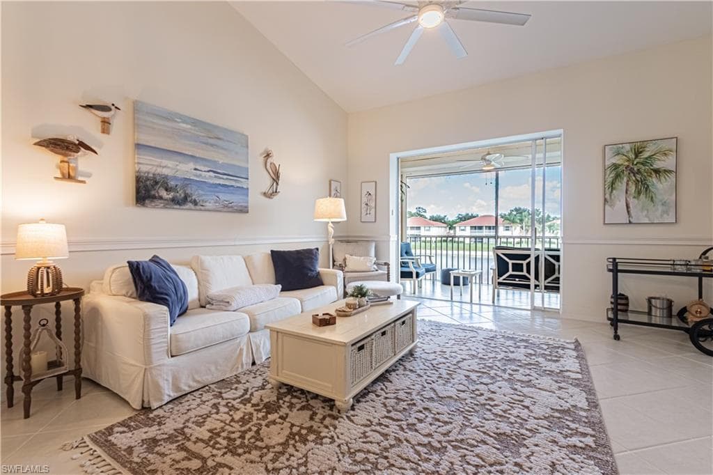 260 Robin Hood CIR # 202, NAPLES FL 34104-9