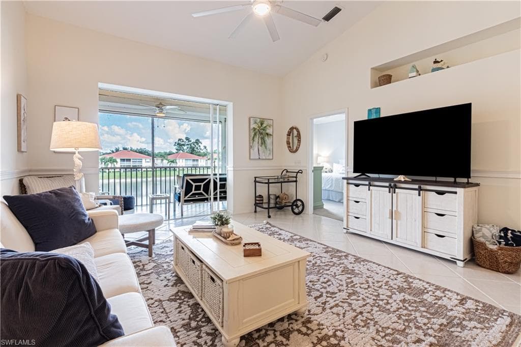 260 Robin Hood CIR # 202, NAPLES FL 34104-10