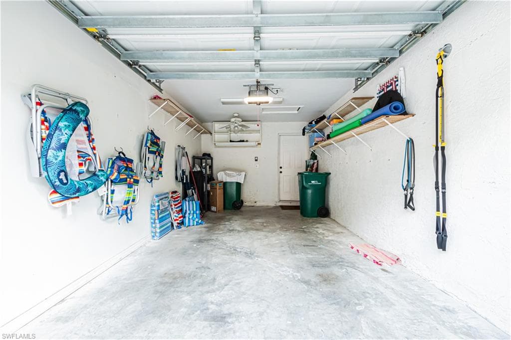 260 Robin Hood CIR # 202, NAPLES FL 34104-3