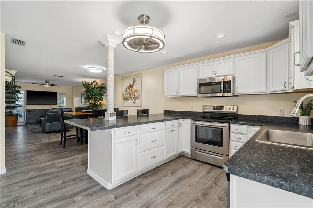 4803 SW Santa Barbara CT # 5, CAPE CORAL FL 33914-15