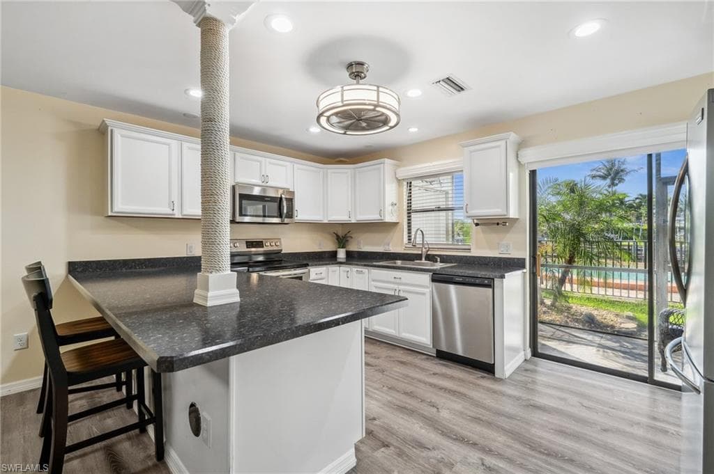 4803 SW Santa Barbara CT # 5, CAPE CORAL FL 33914-19