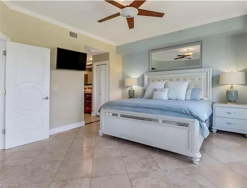 4650 Yacht Harbor DR # 125, NAPLES FL 34112-12