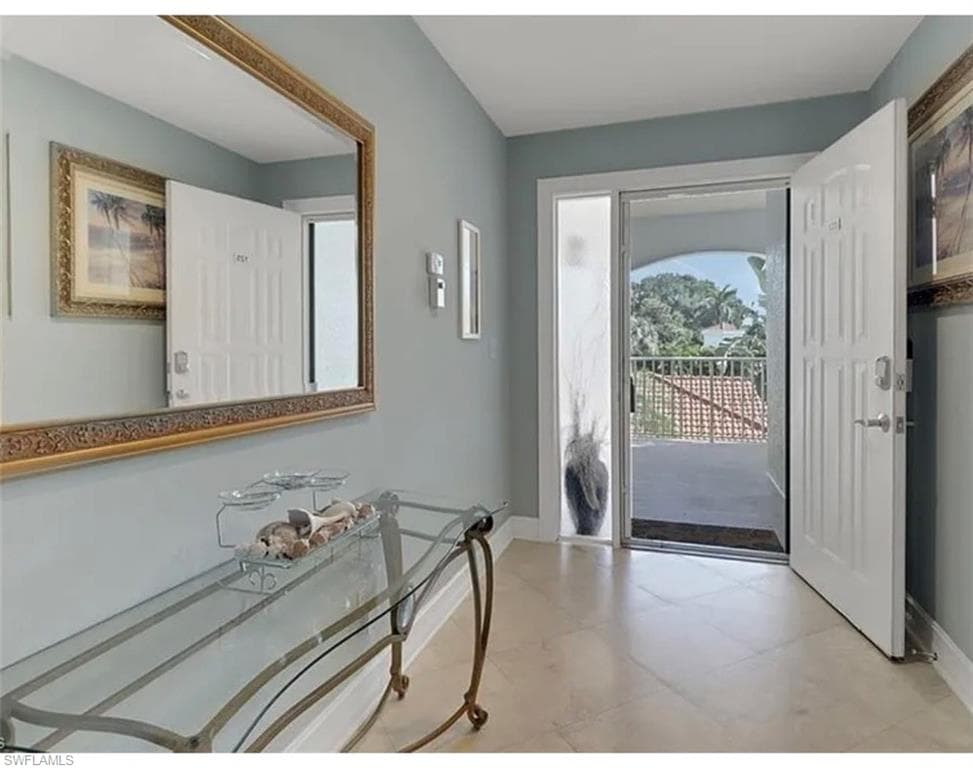 4650 Yacht Harbor DR # 125, NAPLES FL 34112-2