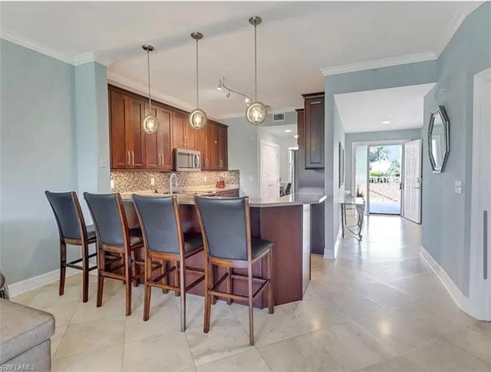 4650 Yacht Harbor DR # 125, NAPLES FL 34112-3