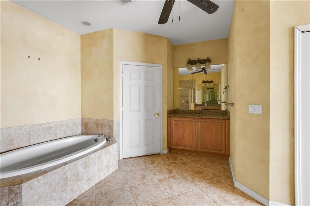 16590 Goldenrod LN # 103, ALVA FL 33920-15