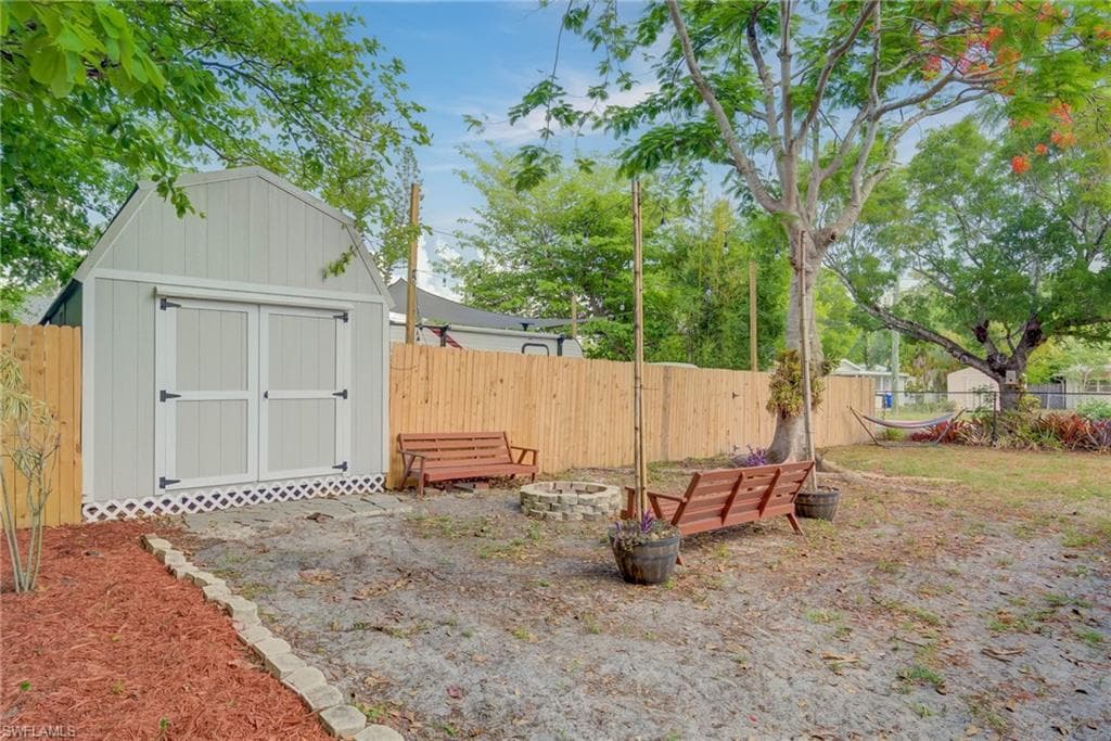 2304 Clifford ST, FORT MYERS FL 33901-26