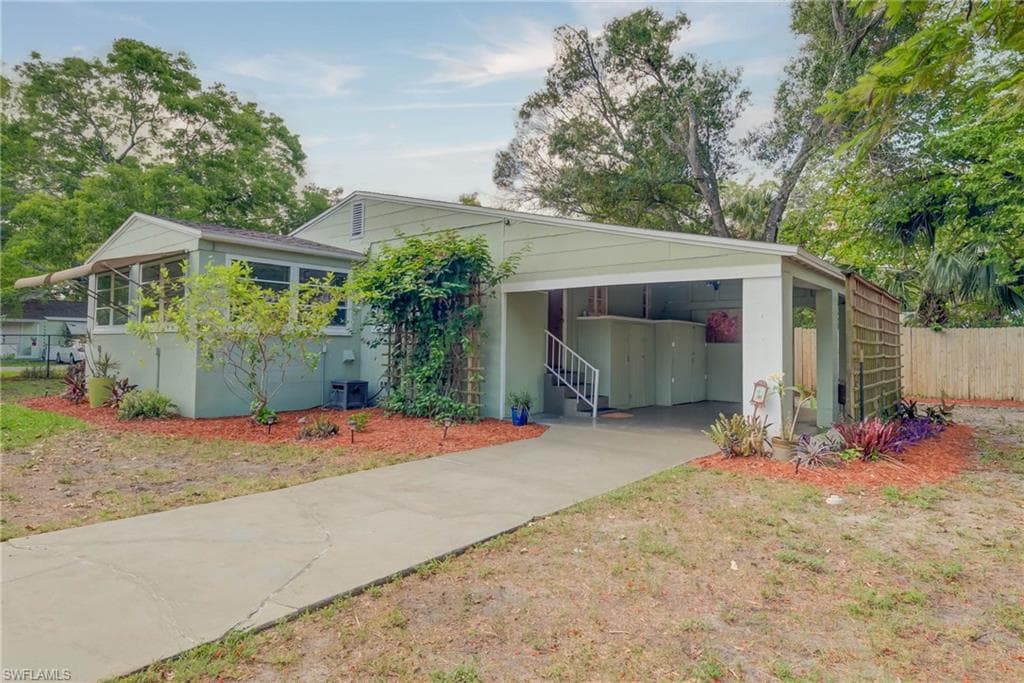 2304 Clifford ST, FORT MYERS FL 33901-2