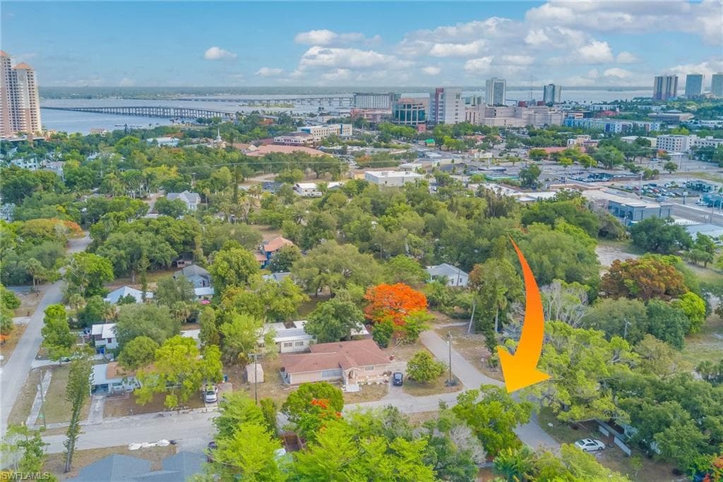 2304 Clifford ST, FORT MYERS FL 33901-31