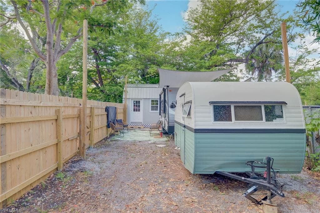 2304 Clifford ST, FORT MYERS FL 33901-27