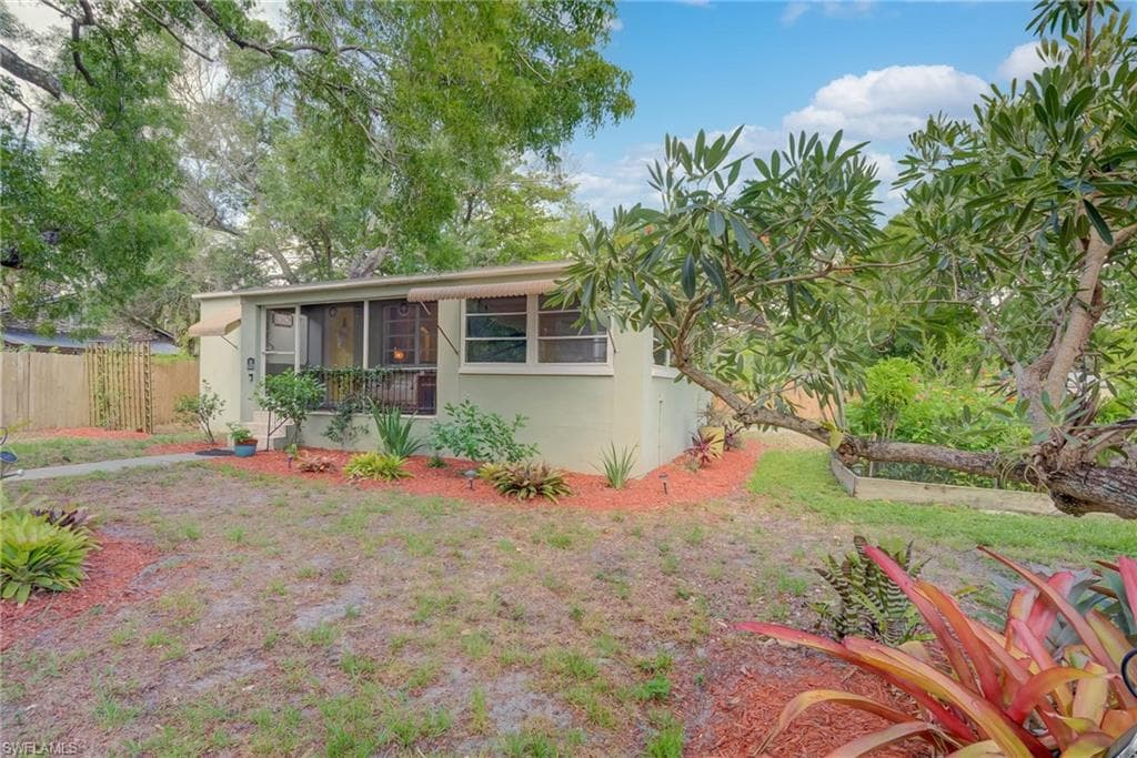 2304 Clifford ST, FORT MYERS FL 33901-20