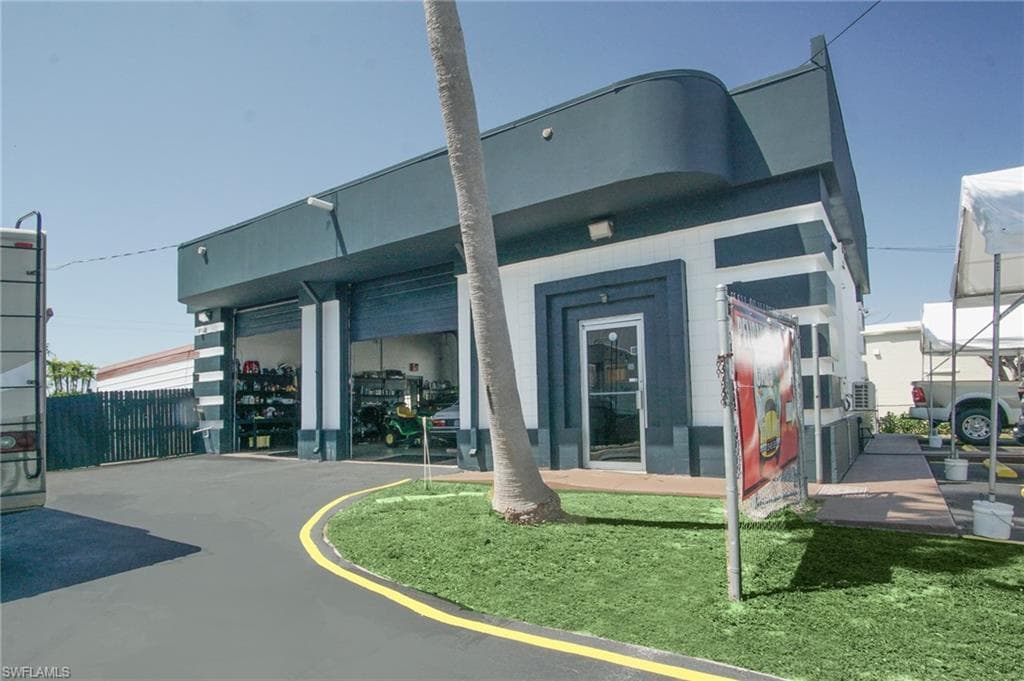 16070 S Tamiami TRL, FORT MYERS FL 33908-11