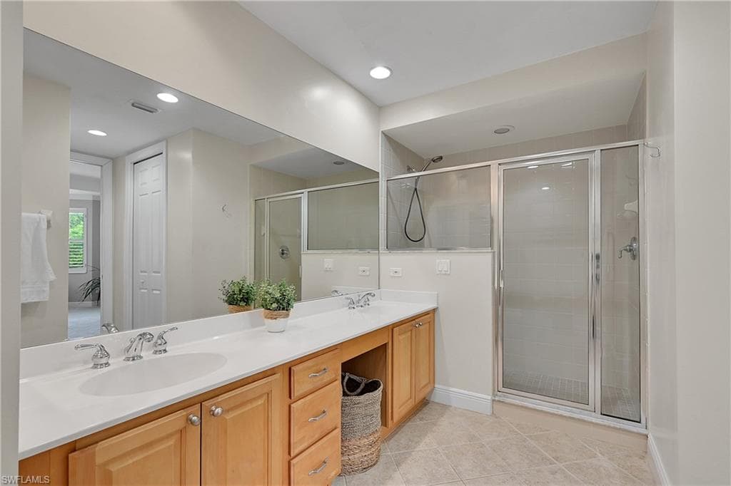 4700 Yacht Harbor DR 612-14