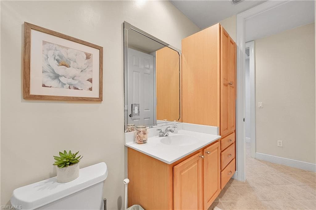4700 Yacht Harbor DR 612-24