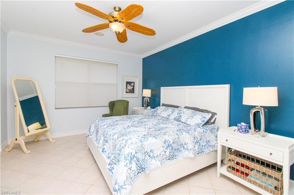 817 Carrick Bend CIR # 101, NAPLES FL 34110-35