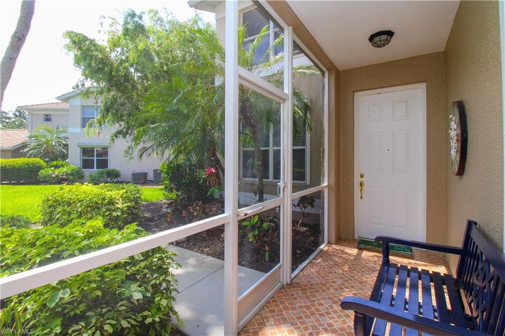 817 Carrick Bend CIR # 101, NAPLES FL 34110-8