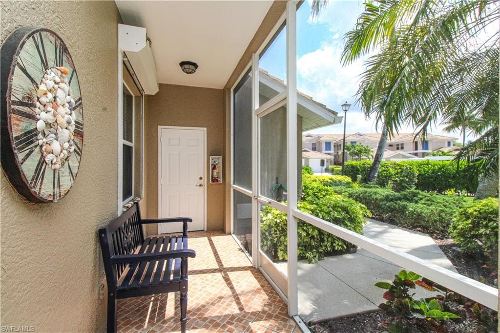 817 Carrick Bend CIR # 101, NAPLES FL 34110-9