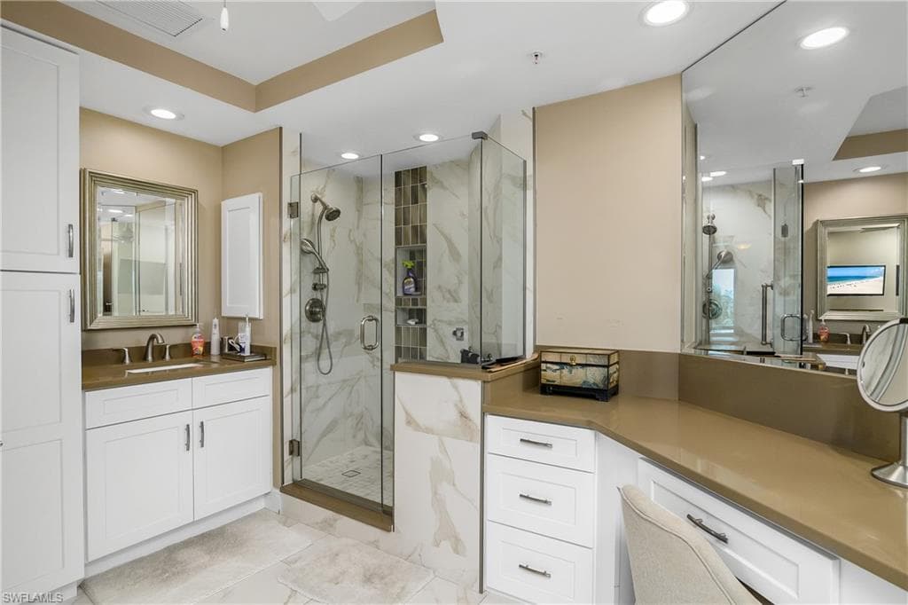 430 Cove Tower DR 501-19