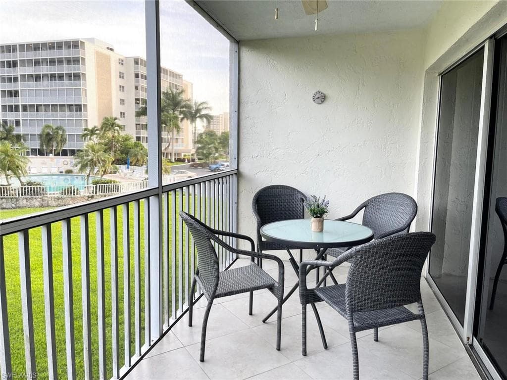1 Bluebill AVE # 210, NAPLES FL 34108-16