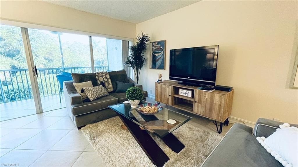 1 Bluebill AVE # 210, NAPLES FL 34108-11