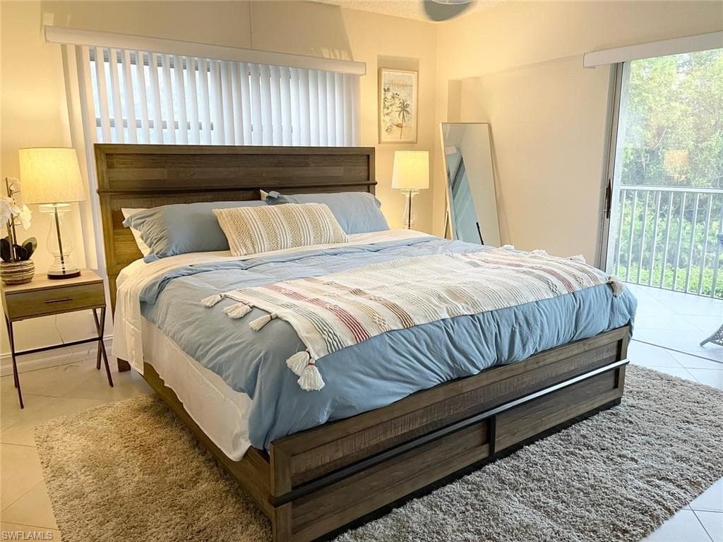 1 Bluebill AVE # 210, NAPLES FL 34108-14