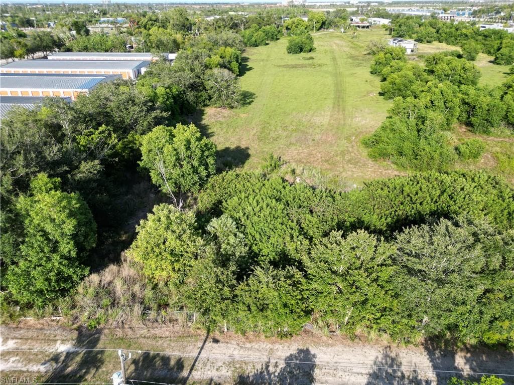 16091 Siesta DR, FORT MYERS FL 33908-5