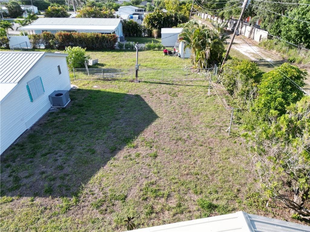 16091 Siesta DR, FORT MYERS FL 33908-4