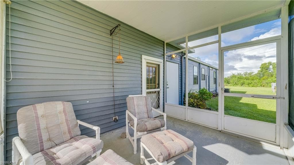 419 Horizon DR, NORTH FORT MYERS FL 33903-22