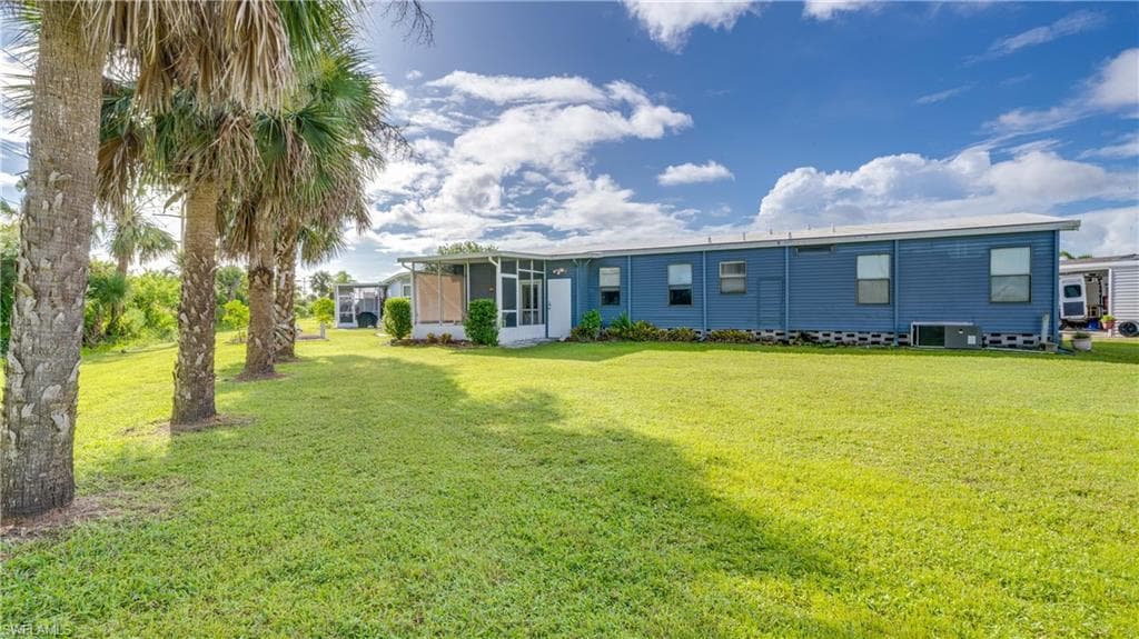 419 Horizon DR, NORTH FORT MYERS FL 33903-25