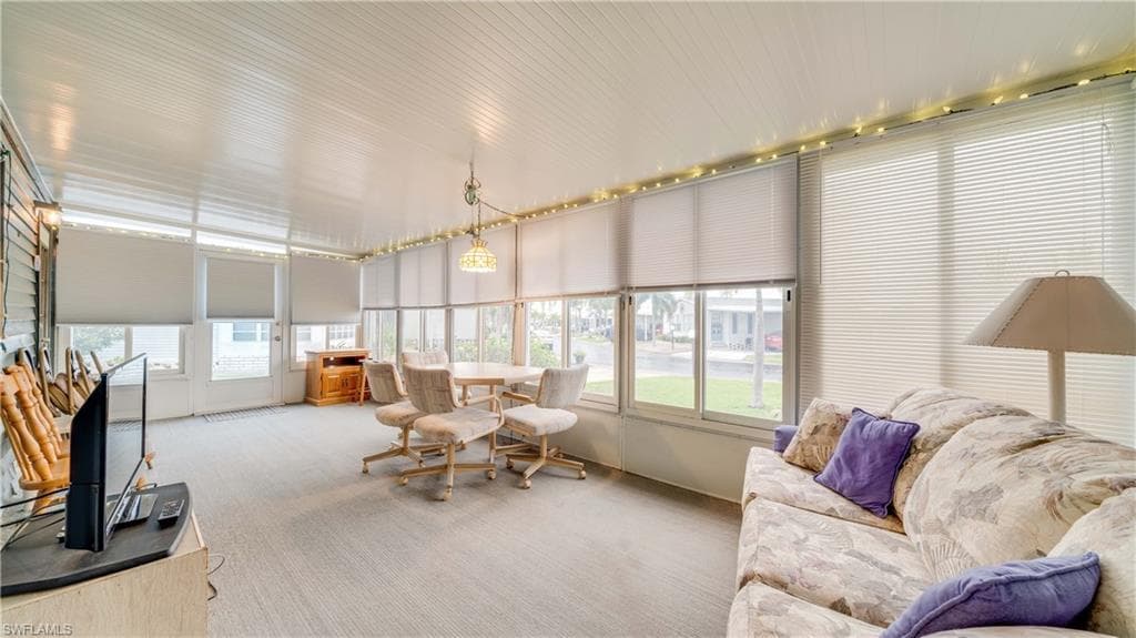 419 Horizon DR, NORTH FORT MYERS FL 33903-10