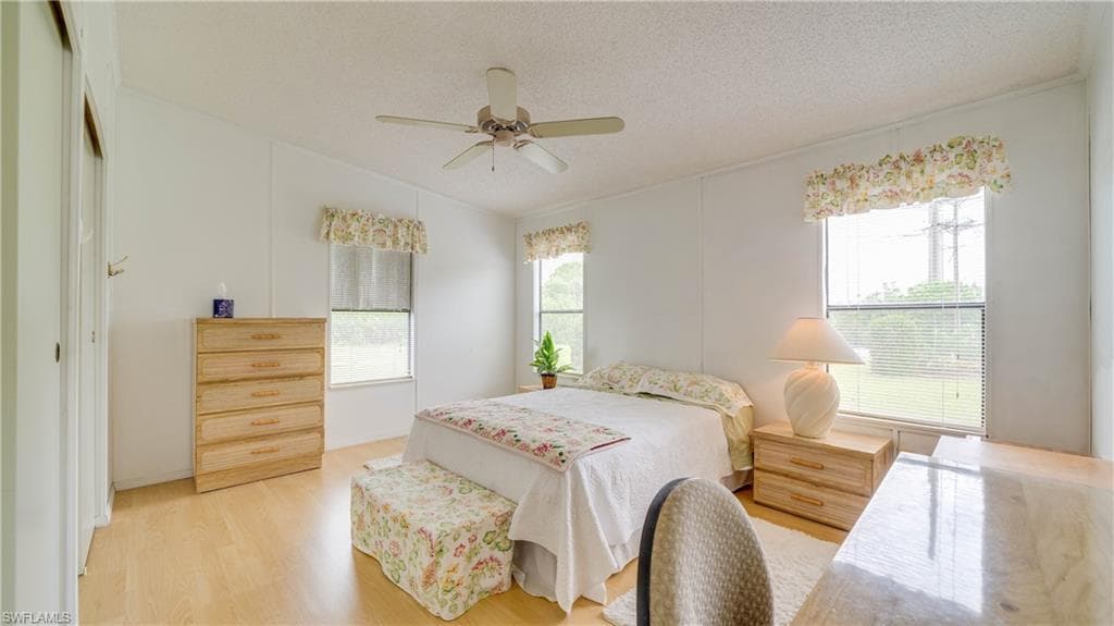 419 Horizon DR, NORTH FORT MYERS FL 33903-18