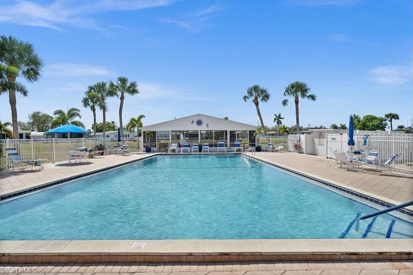 419 Horizon DR, NORTH FORT MYERS FL 33903-34