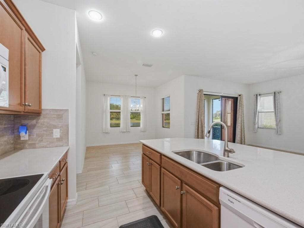 10646 Essex Square BLVD-4