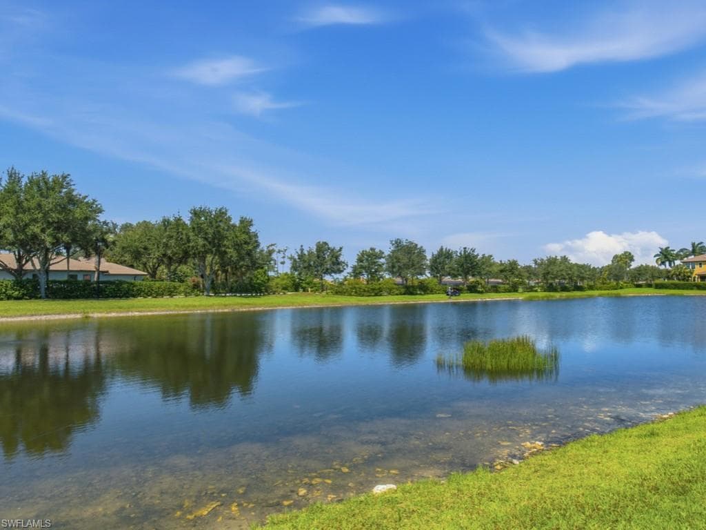 10646 Essex Square BLVD-19