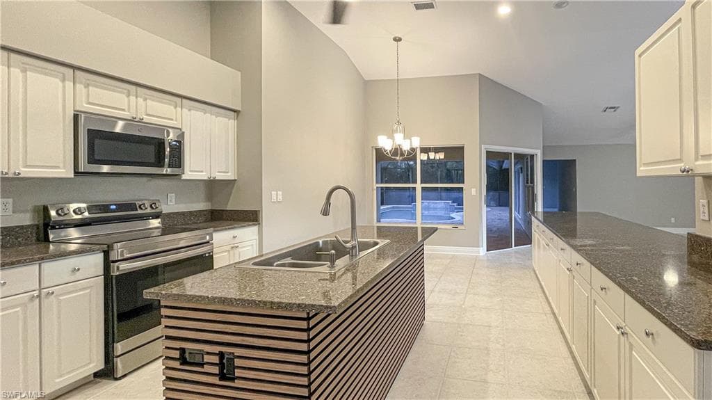 7602 Citrus Hill LN, NAPLES FL 34109-6