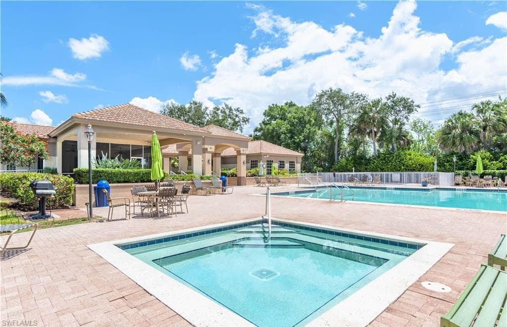 7602 Citrus Hill LN, NAPLES FL 34109-35