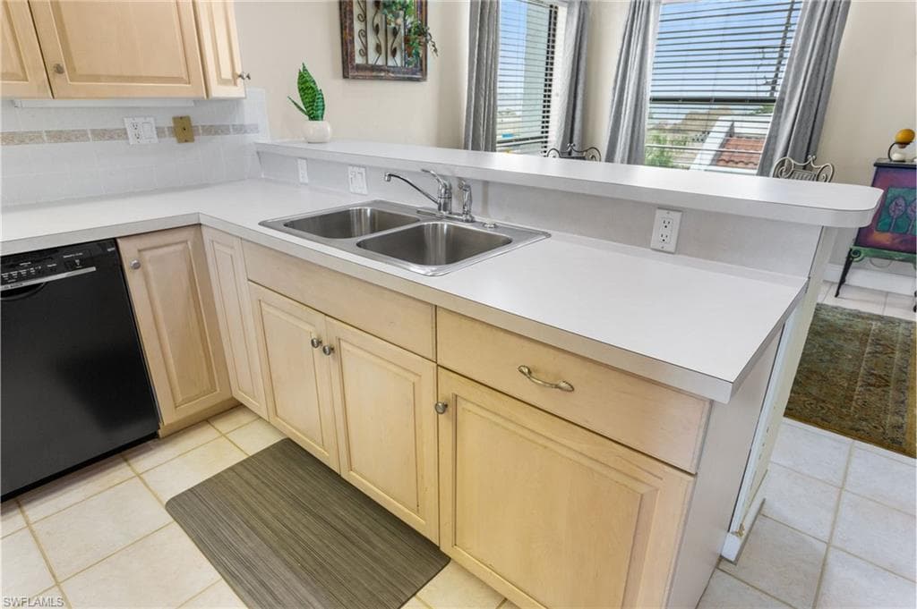 4210 SE 20th PL # A8, CAPE CORAL FL 33904-25