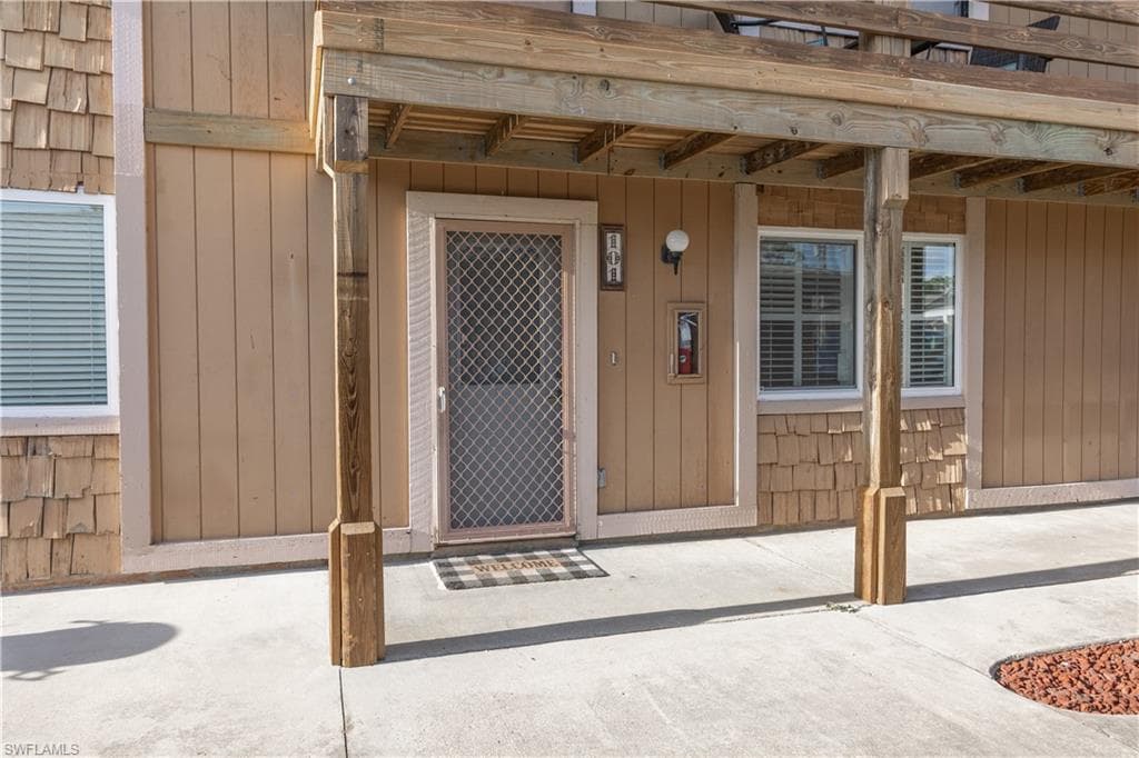 1313 SW 16th TER # 101, CAPE CORAL FL 33991-11
