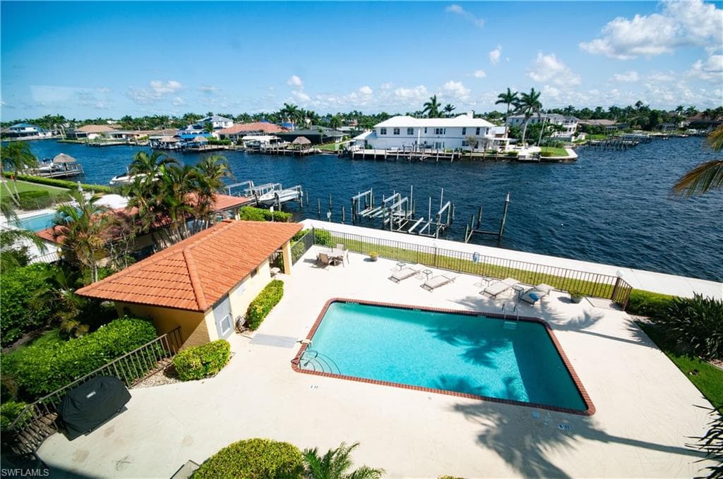 4015 SE 20th PL # 301, CAPE CORAL FL 33904-16