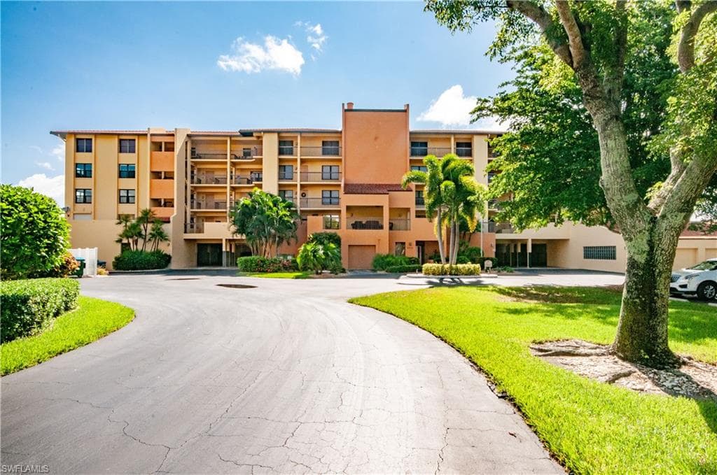 4015 SE 20th PL # 301, CAPE CORAL FL 33904-6