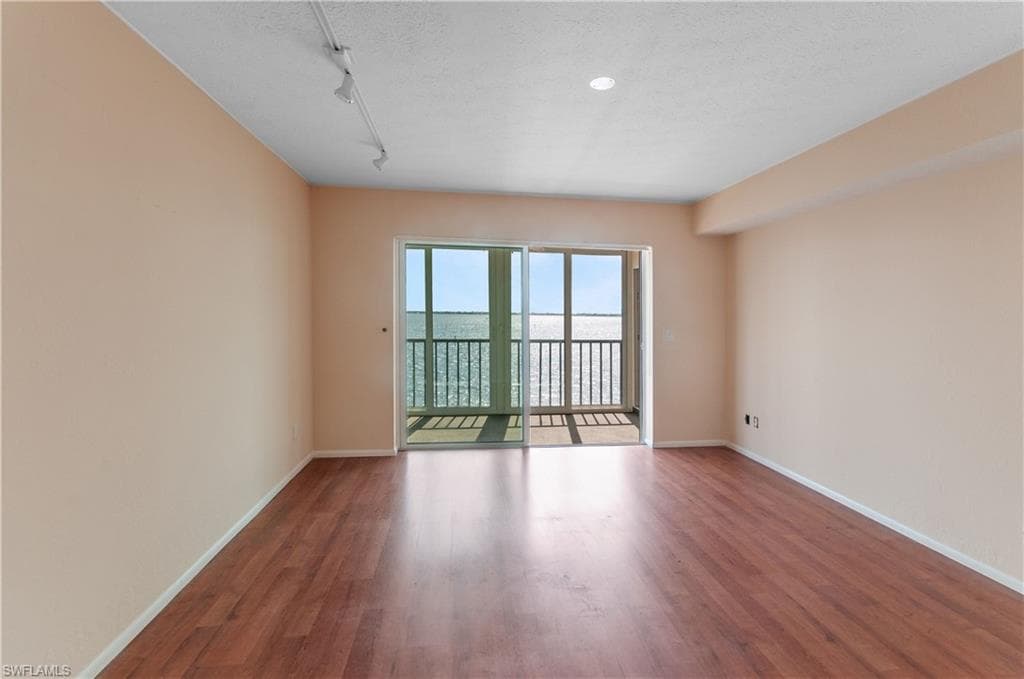 4015 SE 20th PL # 301, CAPE CORAL FL 33904-8