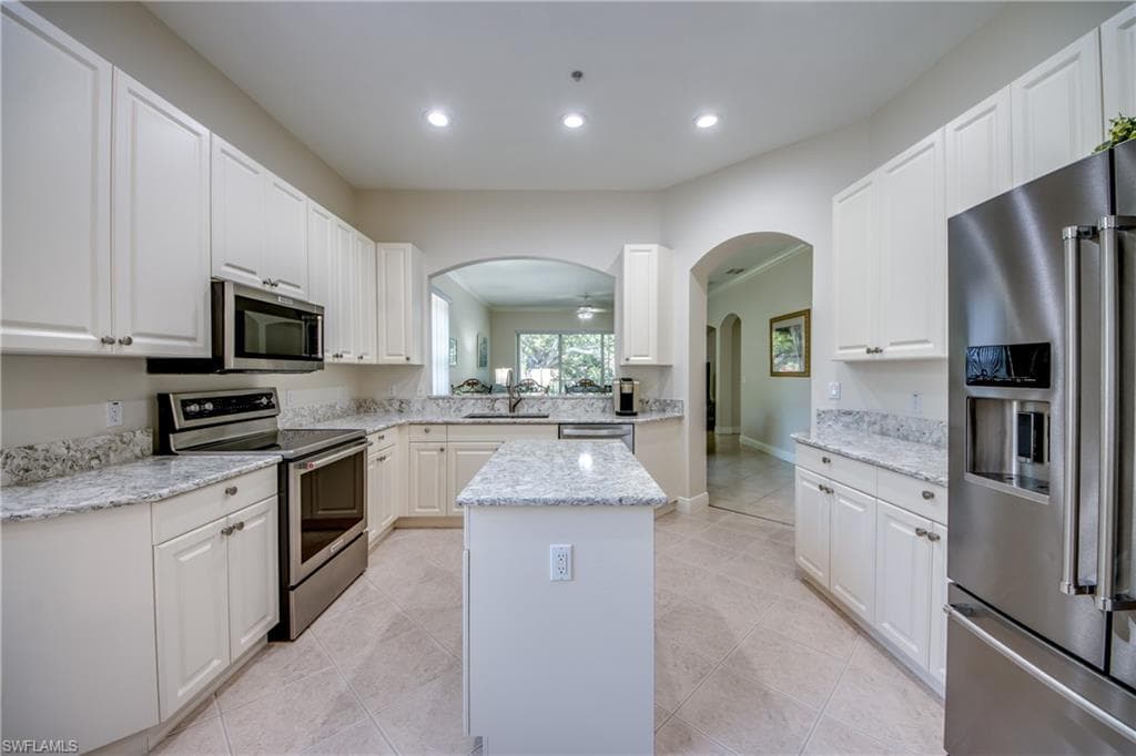 5912 Tarpon Gardens CIR # 201, CAPE CORAL FL 33914-5