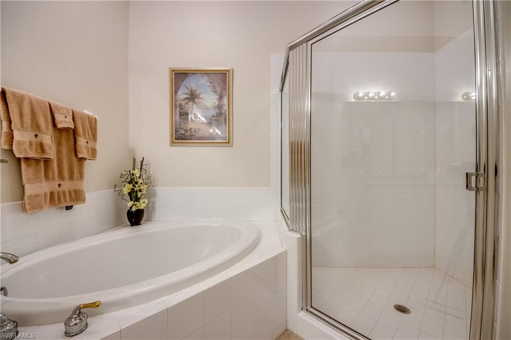 5912 Tarpon Gardens CIR # 201, CAPE CORAL FL 33914-21