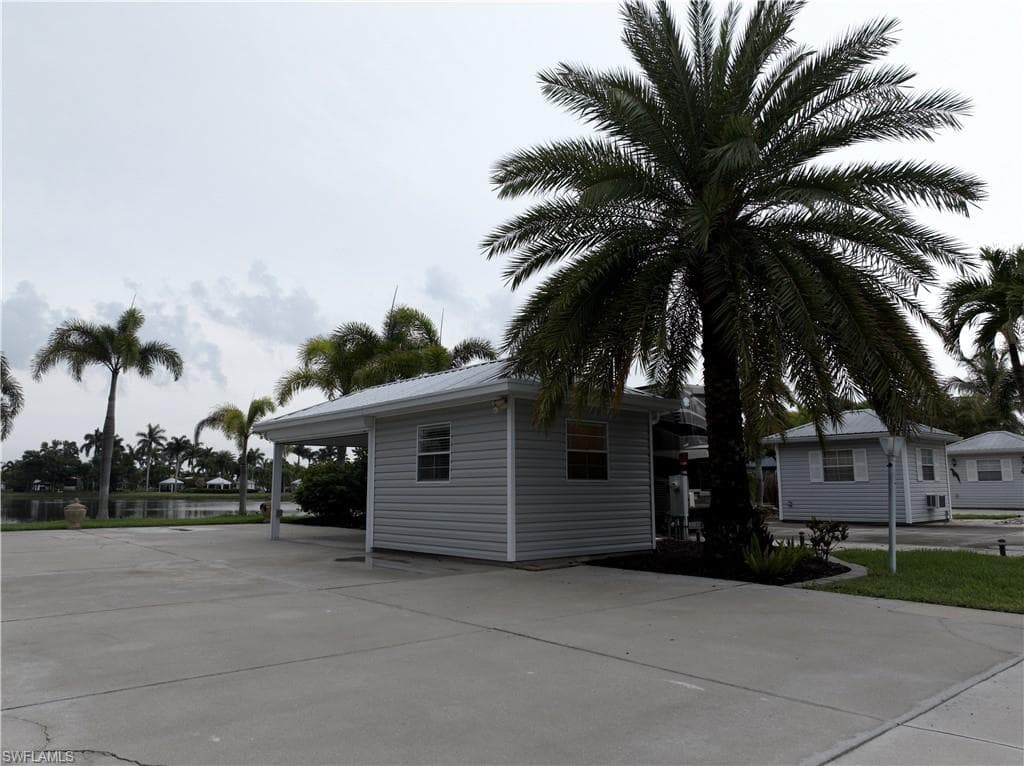 5701 Cypress Woods Resort DR, FORT MYERS FL 33905-12