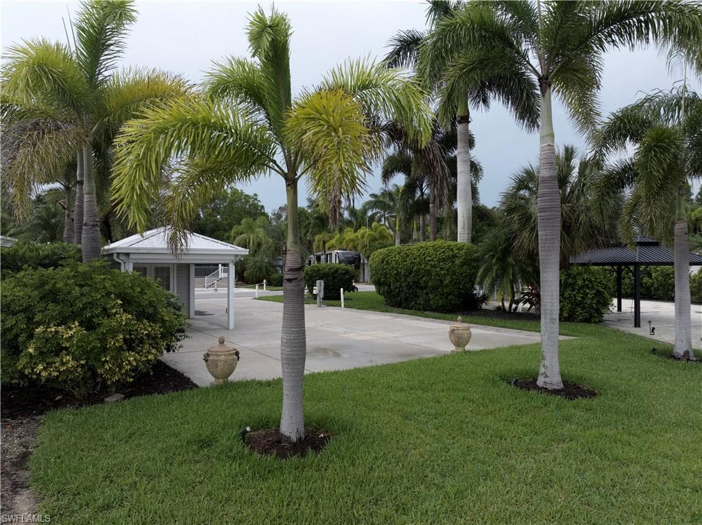 5701 Cypress Woods Resort DR, FORT MYERS FL 33905-6